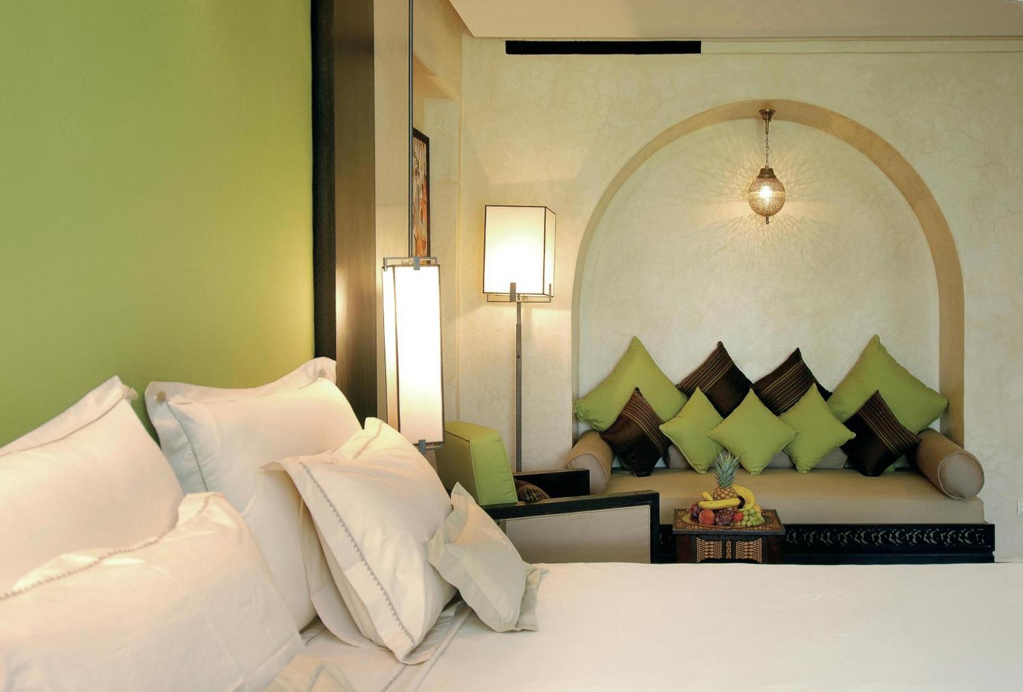 Hotel Tark Plaza Delhi Airport