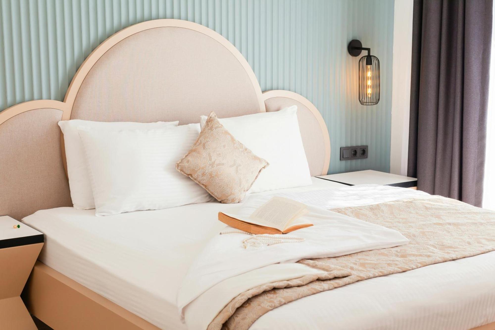 Tark Plaza Delhi Airport Hotel